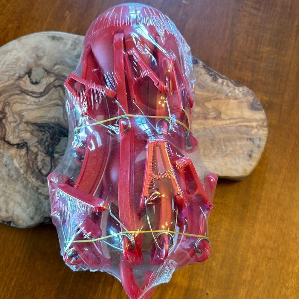 NEW. IKEA, PRESSA, Octopus Hanging Clothes Dryer in Red